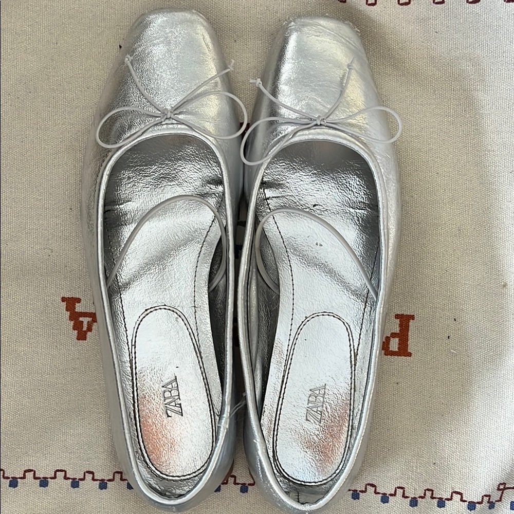 Zara Silver Metallic Ballet Flats with Bow